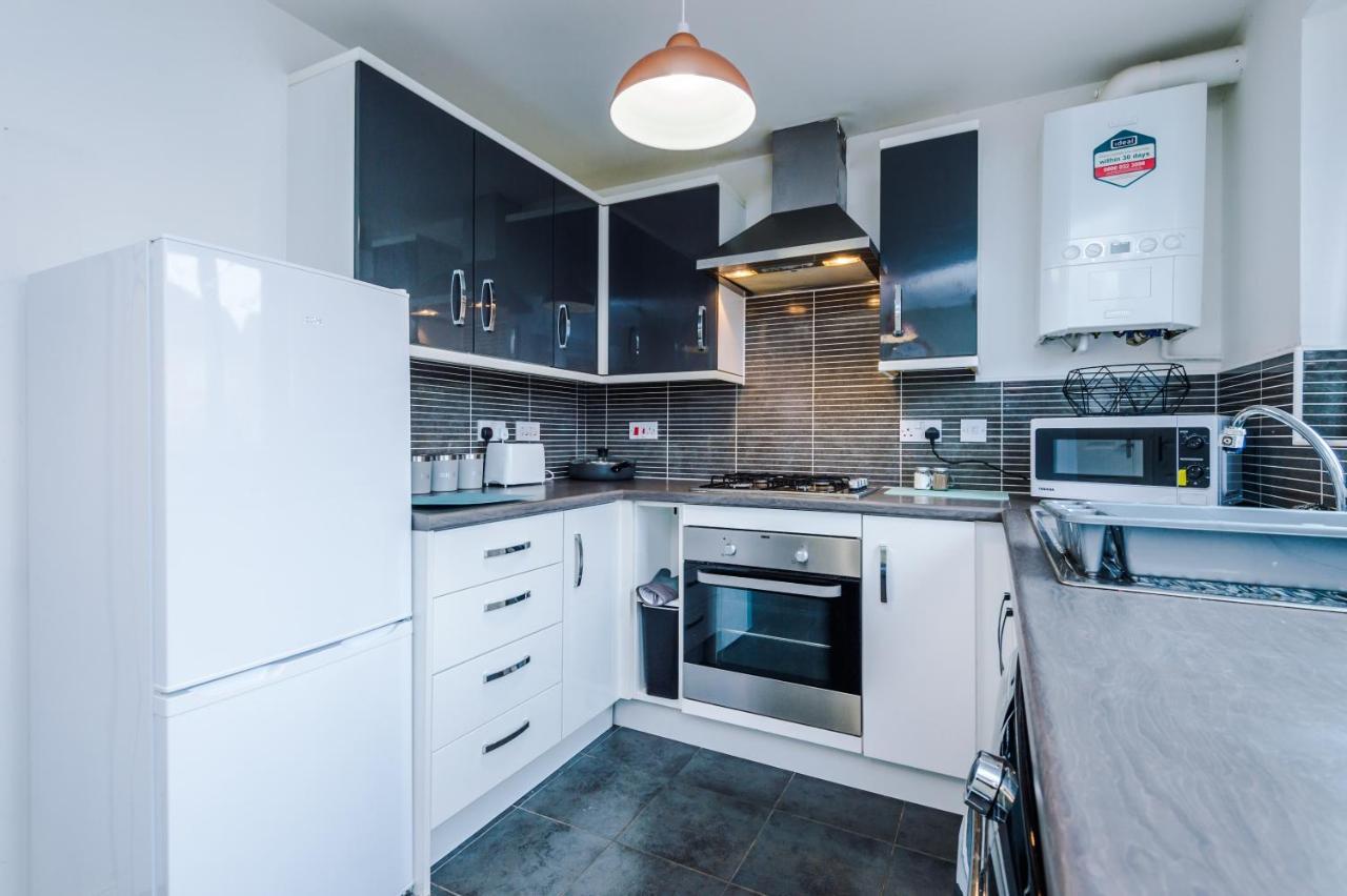 Chic 2 Bed House With Garden & Free Parking Villa Manchester Dış mekan fotoğraf