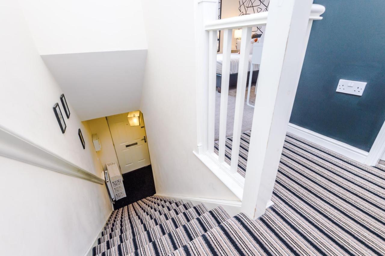 Chic 2 Bed House With Garden & Free Parking Villa Manchester Dış mekan fotoğraf