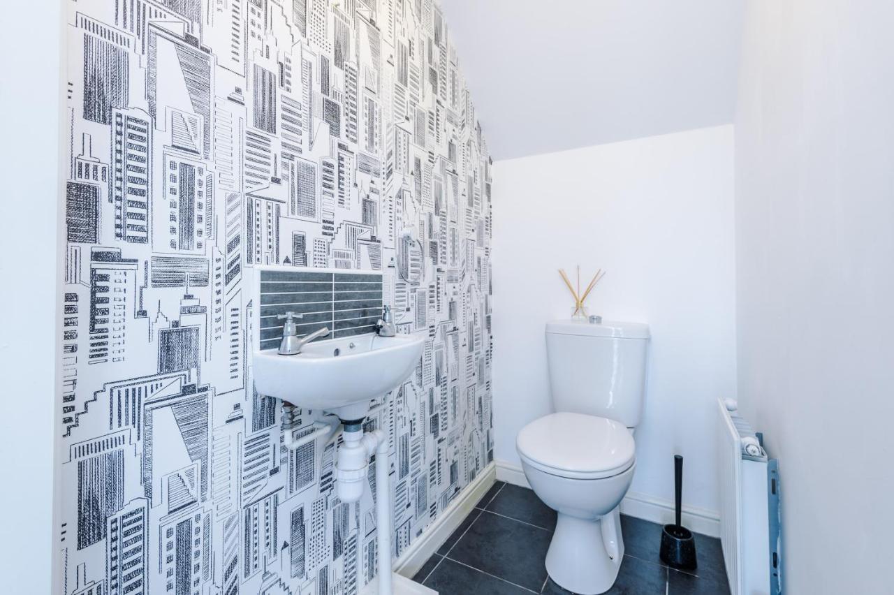 Chic 2 Bed House With Garden & Free Parking Villa Manchester Dış mekan fotoğraf