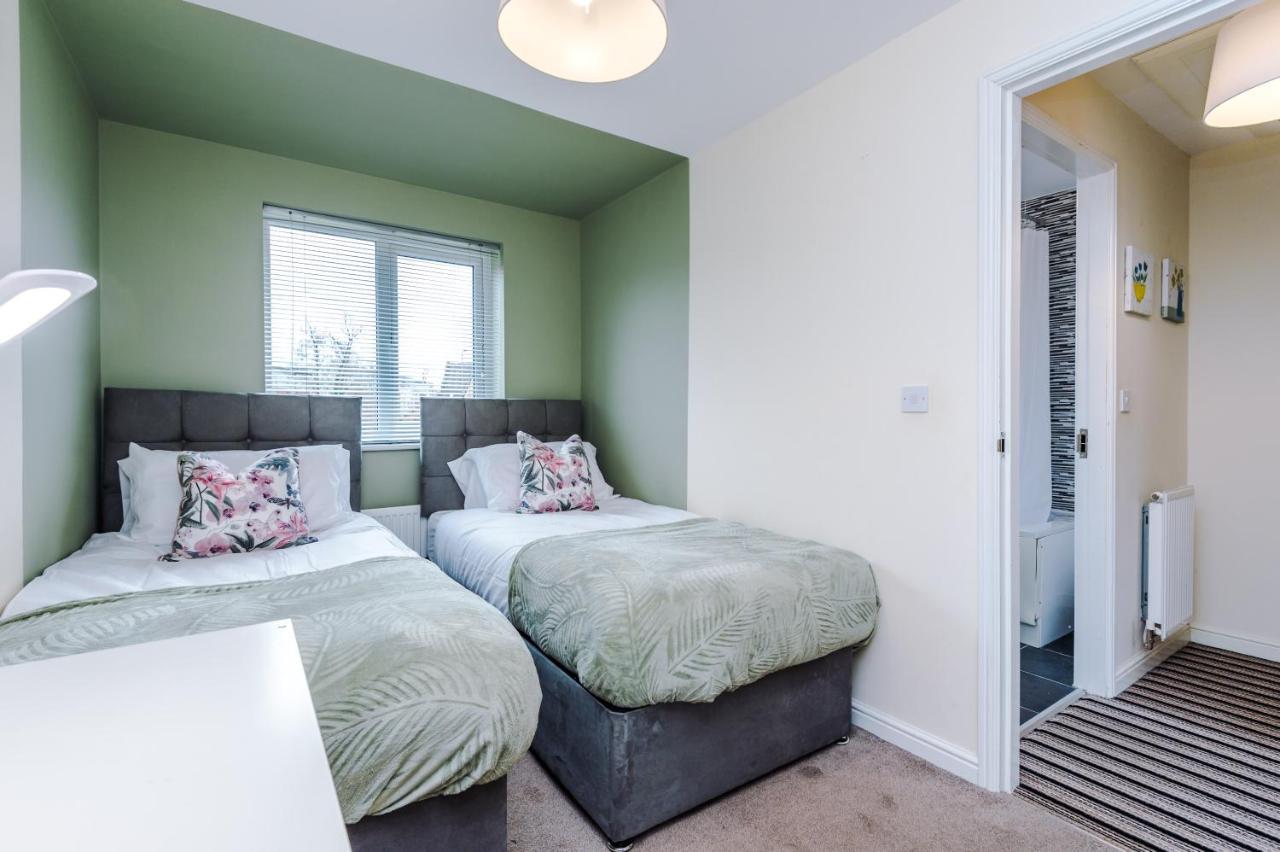 Chic 2 Bed House With Garden & Free Parking Villa Manchester Dış mekan fotoğraf