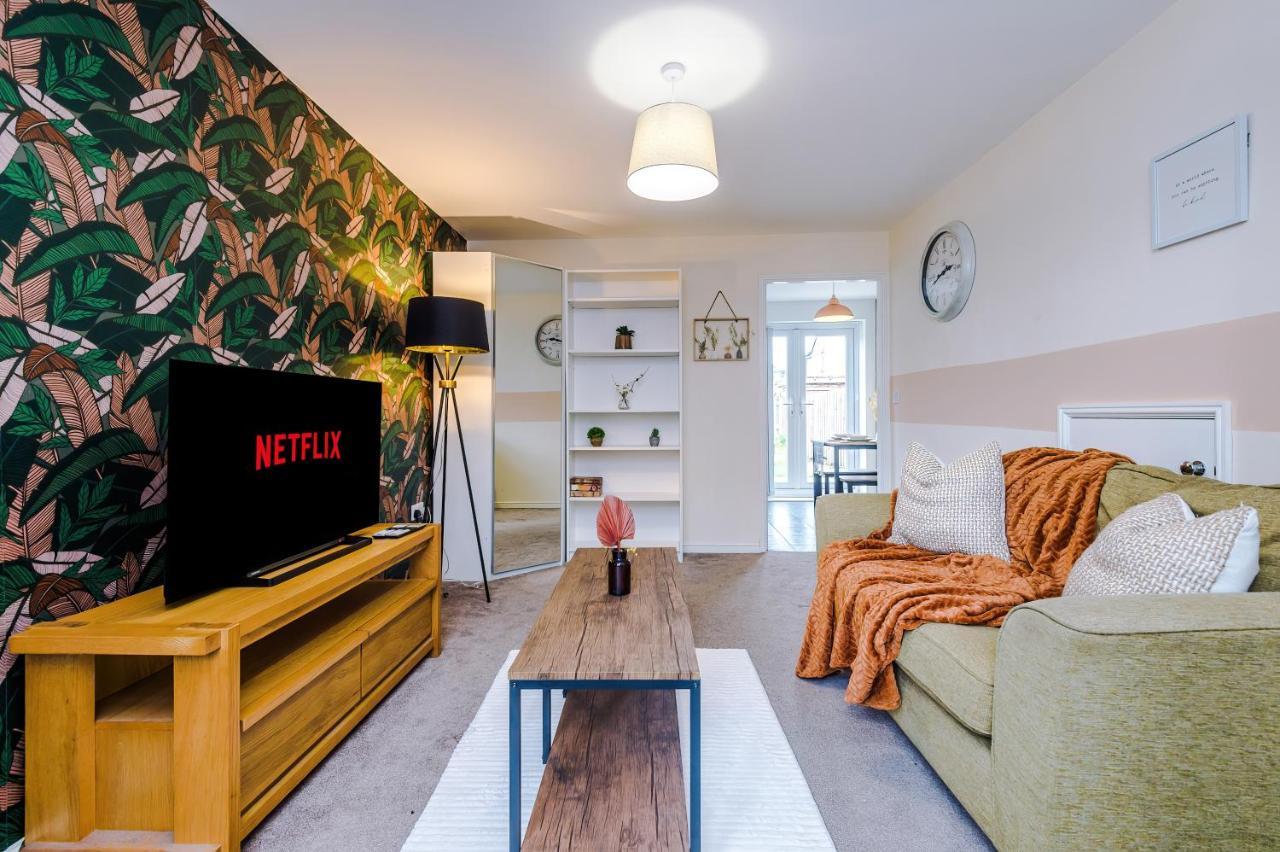 Chic 2 Bed House With Garden & Free Parking Villa Manchester Dış mekan fotoğraf